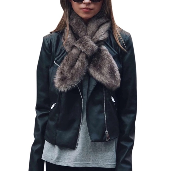 Accessories - New! Faux Fur Brown Crossover Scarf